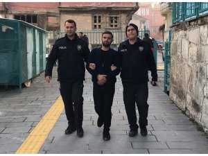 Kütahya'da cep telefonu hırsızı güvenlik kamerası görüntüleri sayesinde yakalandı