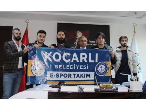 Başkan Kaplan, sanal alemdeki başarılı ekibe gerçek alemde tebrik etti