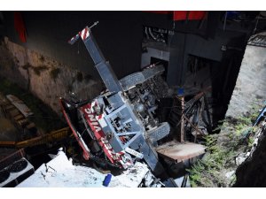 Bodrum’da yılbaşı süslemesi yapan vinç devrildi: 1 ölü, 3 yaralı