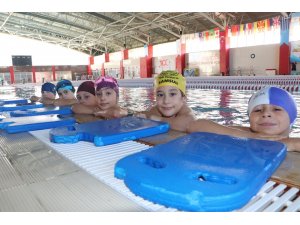 Samsun’da 5 yılda 64 bin çocuk yüzme öğrendi