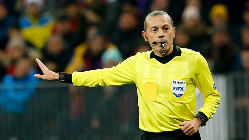 Süper Lig’in 16. haftasında oynanacak olan Fenerbahçe – Beşiktaş derbisini Cüneyt Çakır yönetecek.