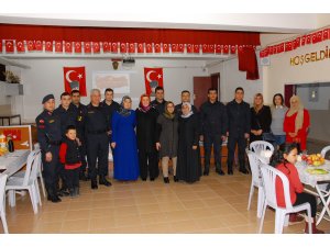 Bahşılı'da askerler ile öğrenciler bir araya geldi