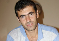 Duyduğu özlemle 3 bin şiir yazdı
