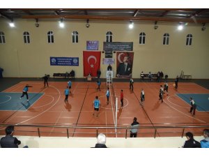 Voleybol Turnuvasında Şampiyon Dursunbey MTAL  Oldu