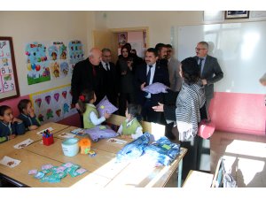 KYK öğrencilerinden köy okuluna destek