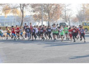 Heyet-i Temsiliye Atletizm Yarışmalarının İlk Gün Müsabakaları Sona Erdi