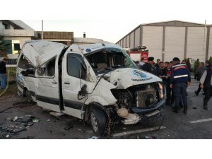 Samsun’da öğrenci servisi kaza yaptı: 1 ölü
