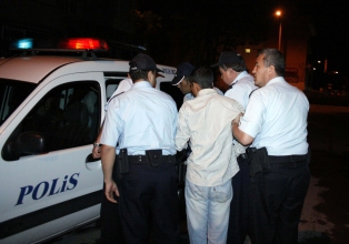 Esrar alemine polis baskını