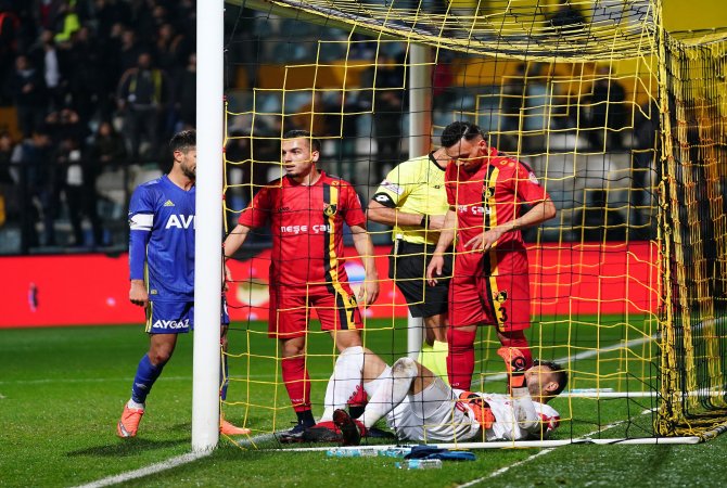 İstanbulspor:  0 - Fenerbahçe: 2