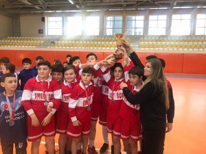 Emet Ashaboğlu Orta Okulu’nun hentbol başarı