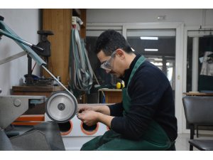 Bu aile 4 kuşaktır bıçak üretiyor