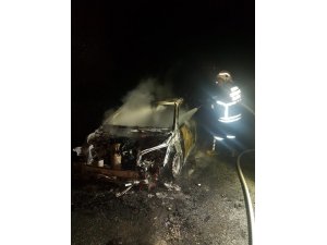 Kuşadası’nda sahipsiz araç yandı