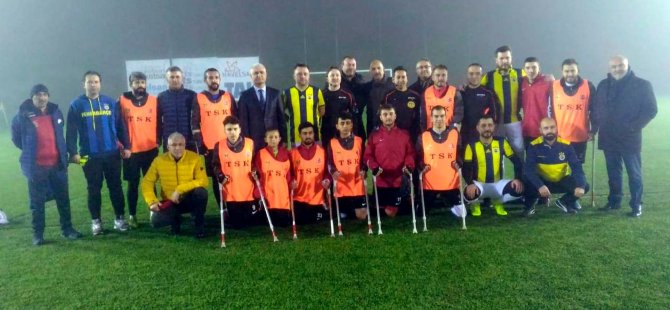 Fenerbahçeli iş adamları gazilerle moral maçı yaptı