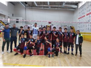 Vanlı voleybolcular çeyrek finalde