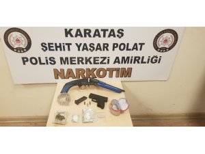 Uyuşturucu tacirlerine operasyon: 3 gözaltı