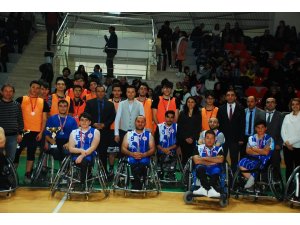 Basketler empati için atıldı