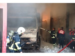 Aydın’da ahşap palet işletmesi alevlere teslim oldu