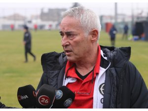 Coşkun Demirbakan: “Takımın sahada duruşundan memnunum”