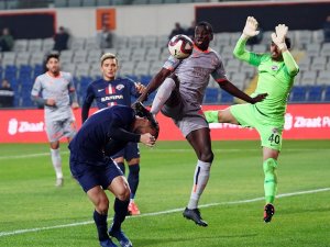 Ziraat Türkiye Kupası: Medipol Başakşehir: 2 - Hekimoğlu Trabzon FK: 0 (Maç sonucu)