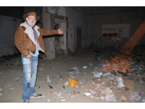 Kadınlara cinsel tacizde bulunurken kameraya yakalandı