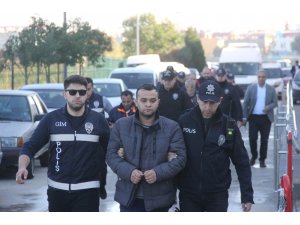 İnsan kaçakçılarının şifresini polis çözdü