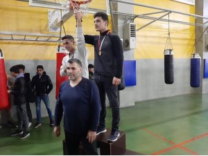 Genç Boksörler Okullar Arası İl Birinciliğinde Ringe Çıktı