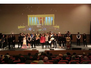 CÜ'de Nazım Hikmet'in şiirlerinden dinleti