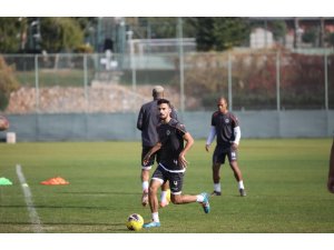 Alanyaspor’da üç isim takımla çalıştı
