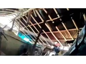 Van’da çöken ahırın altında kalan 22 küçükbaş hayvan kurtarıldı