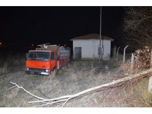 30 tonluk su deposunu çalan hırsızlar yakalandı