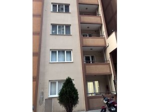 Sinekliğin yerinden çıkması sonucu pencereden düşüp ölen bebeğin cenazesi defnedildi