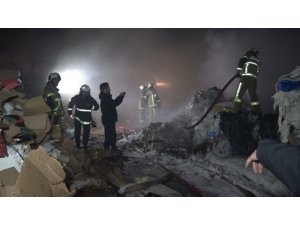 Kağıt fabrikasında korkutan yangın, 10 kişi ölümden döndü