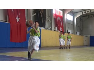 Kırıkkale’de çocuklar ilk kez basketbolla tanıştı