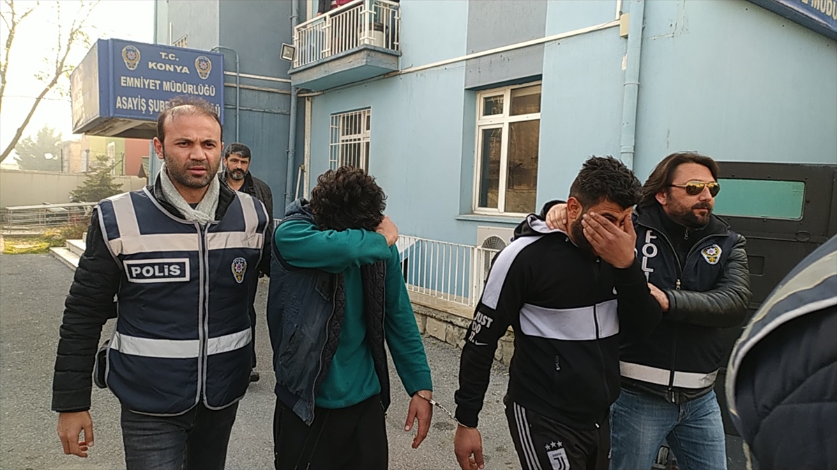 Konya'da türbe ve camilerin kurşun levhalarını hurdacıya satan 3 şüpheli yakalandı