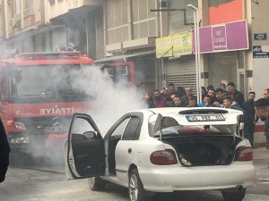 Turgutlu’da seyir halindeki otomobil alev aldı