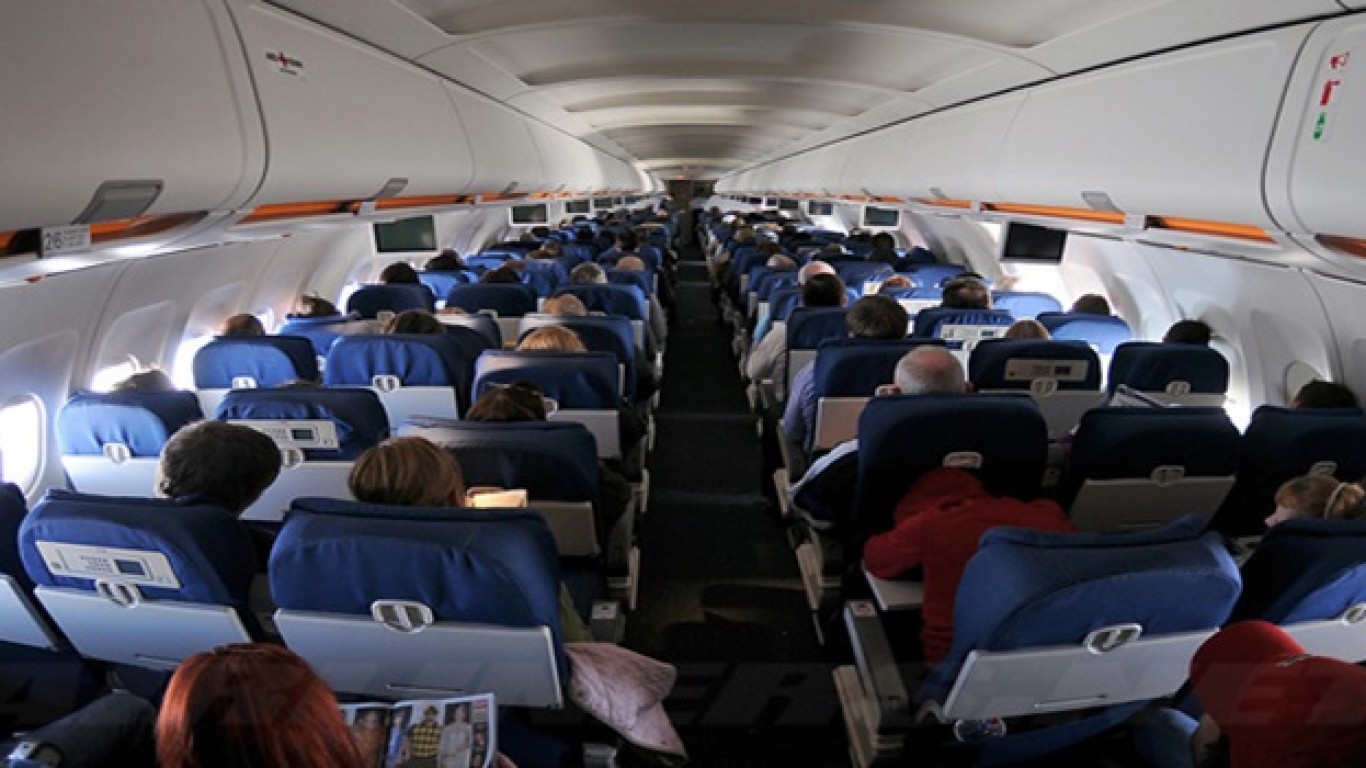 Uçakta taşkınlık yapan kadının tutuklanması