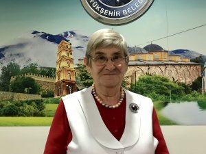 Prof. Dr. Canan Karatay: "Fabrikadan çıkmış ürünler hakiki besin değil"