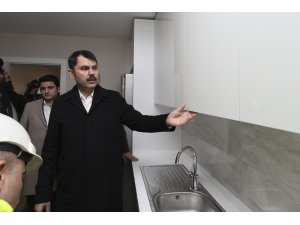 Çevre ve Şehircilik Bakanı Kurum, Kirazlıtepe'de incelemelerde bulundu: