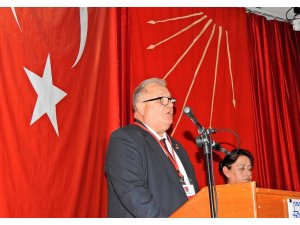 Çeşme CHP’de Kavasoğullar yeniden Başkan seçildi