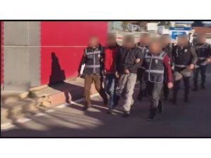 Araç hırsızı 4 kişi adliyede