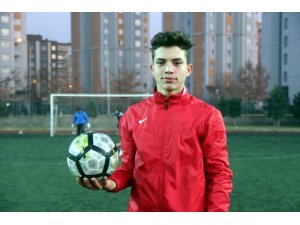 Muhammet Eren Arıkan: "Hayalim Premier Lig’de forma giymek"