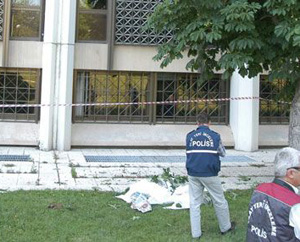 Sınıf öğretmeni intihar etti