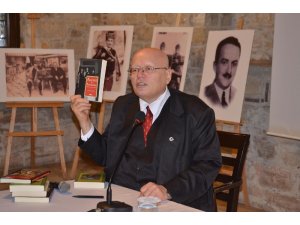 Kuşadalı Mahmut Esat Bozkurt fikirleriyle yaşıyor