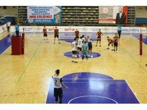 Haliliye ligin ilk yarısını zirvede tamamladı