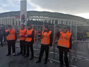 Beşiktaş taraftarları Kadıköy’e hareket etti