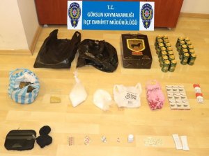 Yolcu otobüsünde uyuşturucu ele geçirildi: 1 gözaltı