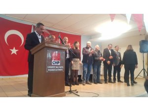 Kuşadası CHP’de Başkan Mehmet Gürbilek güven tazeledi