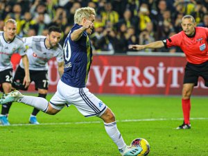Fenerbahçe'nin Kadıköy'deki derbi serisi sürdü