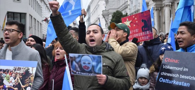 Avusturya'da Çin'in Uygur Türklerine yönelik hak ihlalleri protesto edildi