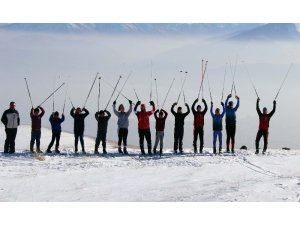 2 bin 500 rakımlı Nemrut Dağı’nda kayak sezonu açıldı